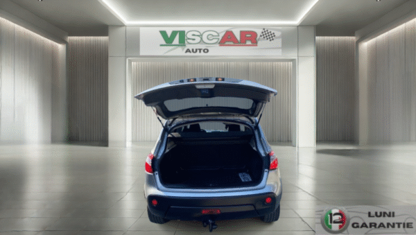 Nissan Qashqai 2.0 dCi Tekna - Image 9