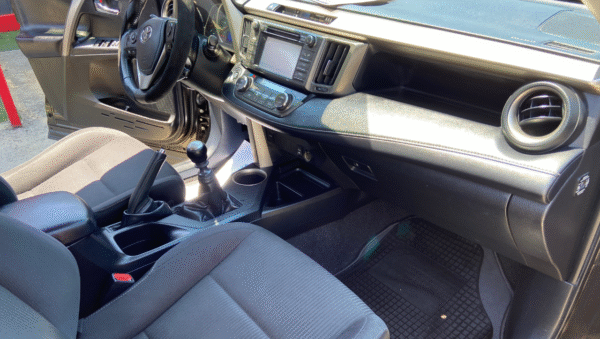 Toyota rav4 4x4 2014 - Image 12