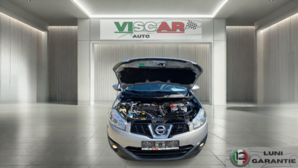 Nissan Qashqai 2.0 dCi Tekna - Image 10